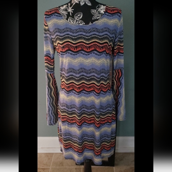 J mode Bell Sleeve Dress - Picture 2 of 9